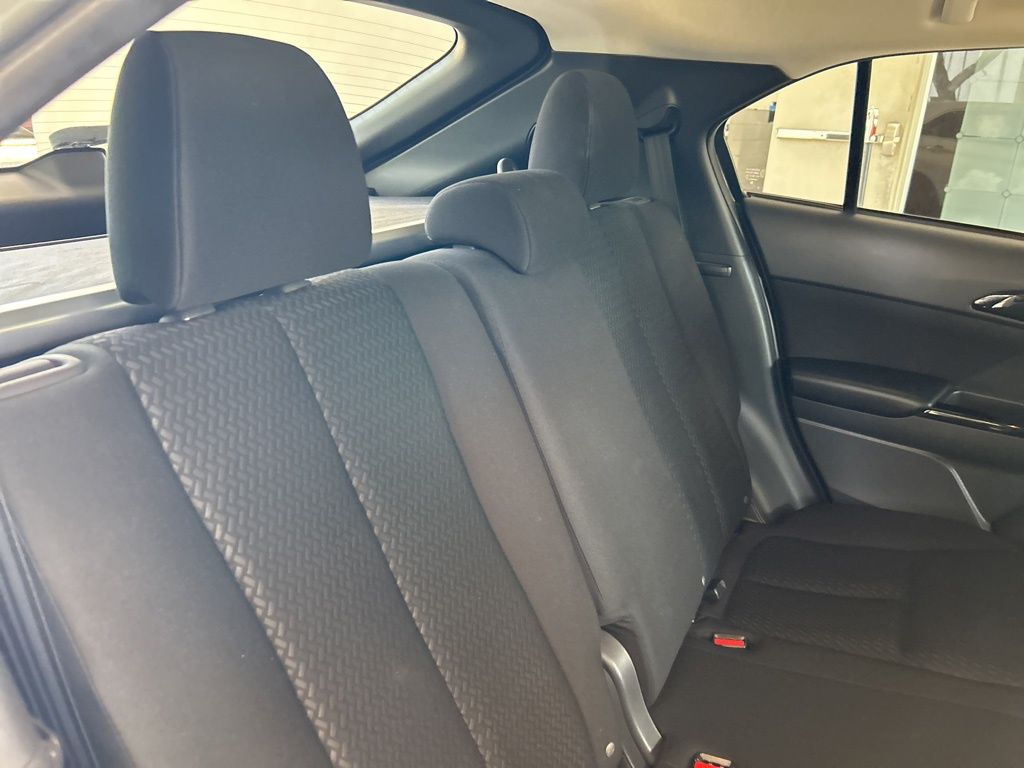 Vehicle image 22 of 43