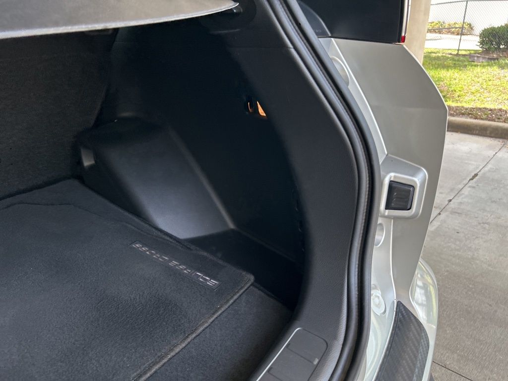 Vehicle image 27 of 43