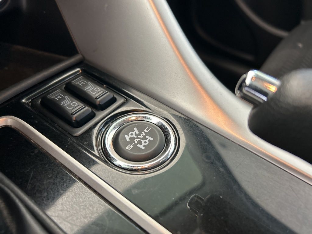 Vehicle image 38 of 43