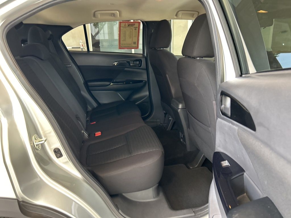 Vehicle image 21 of 43