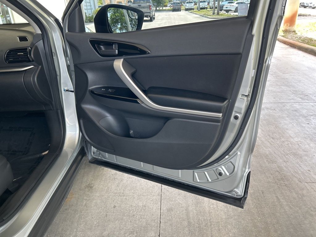 Vehicle image 20 of 43