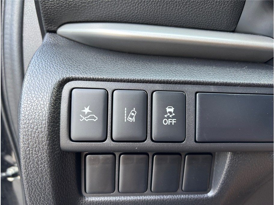 Vehicle image 27 of 37