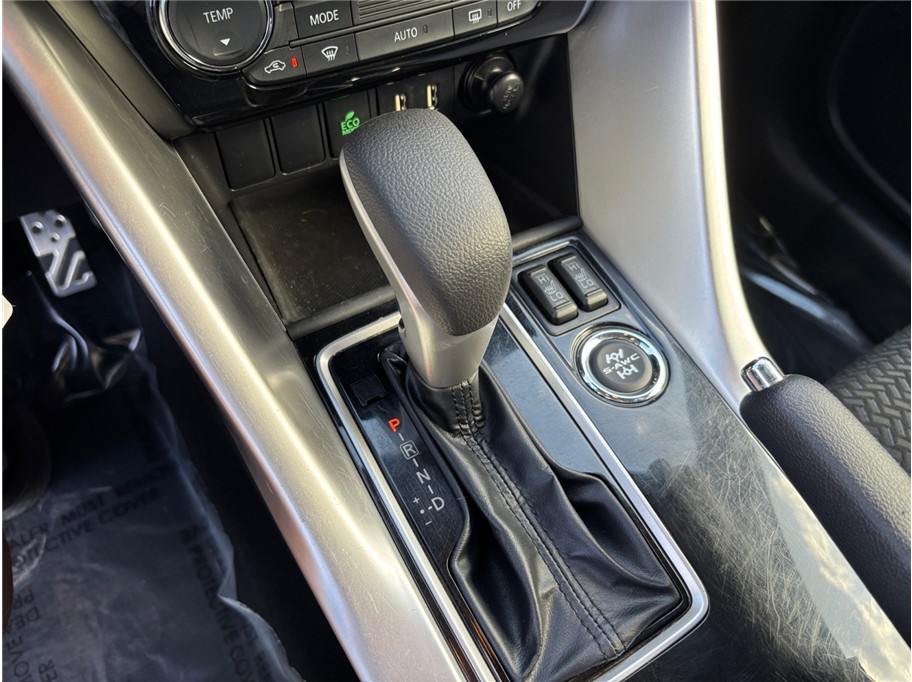 Vehicle image 29 of 37
