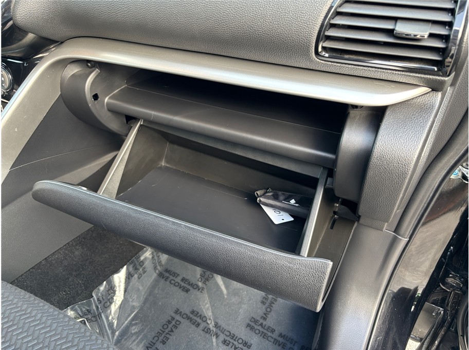 Vehicle image 34 of 37