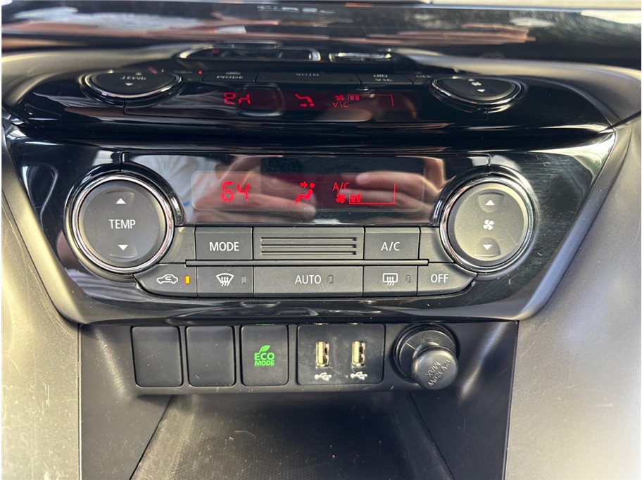 Vehicle image 25 of 37