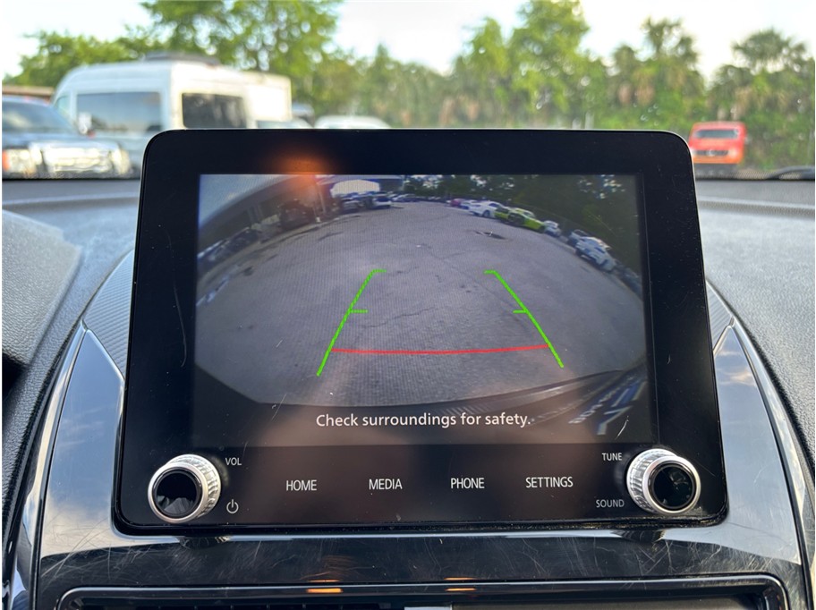 Vehicle image 24 of 37