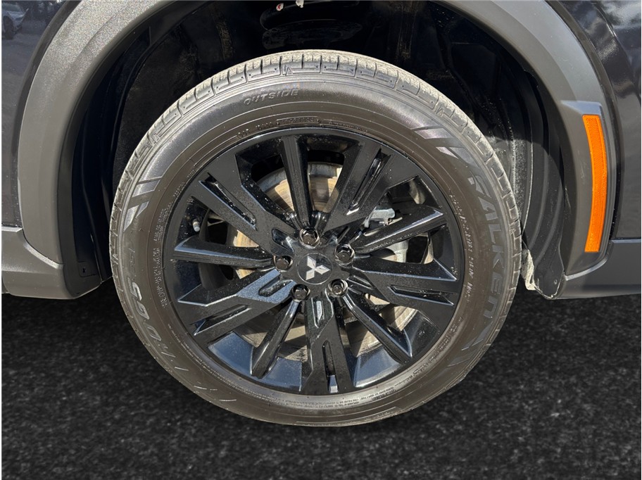 Vehicle image 13 of 37