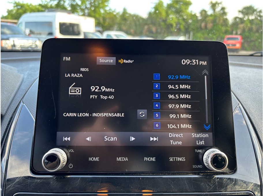 Vehicle image 23 of 37