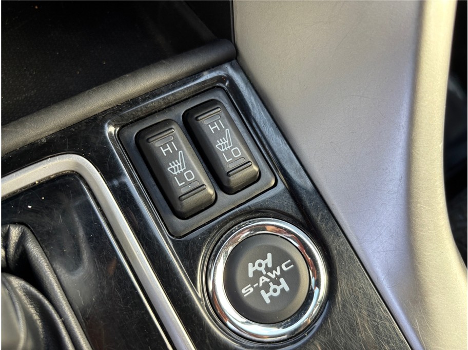 Vehicle image 26 of 37