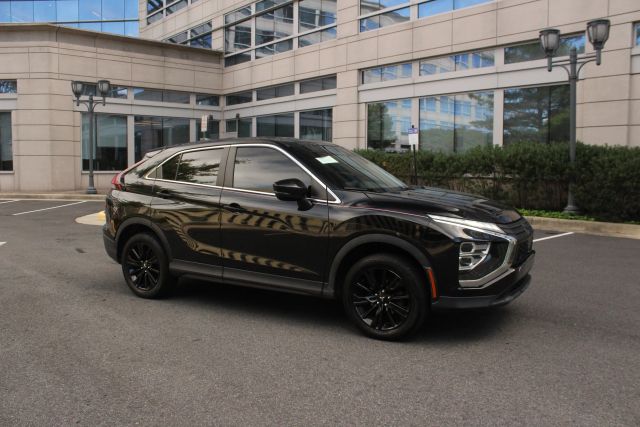 2023 Mitsubishi Eclipse Cross LE Image 3 of 32