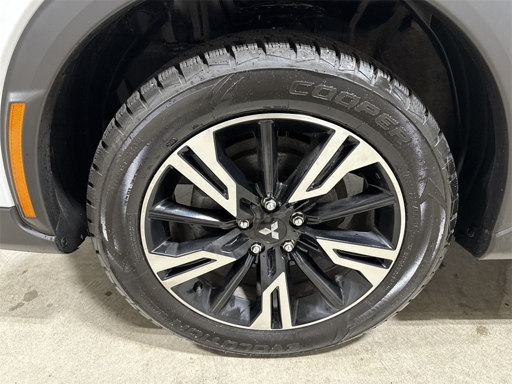 Vehicle image 11 of 29