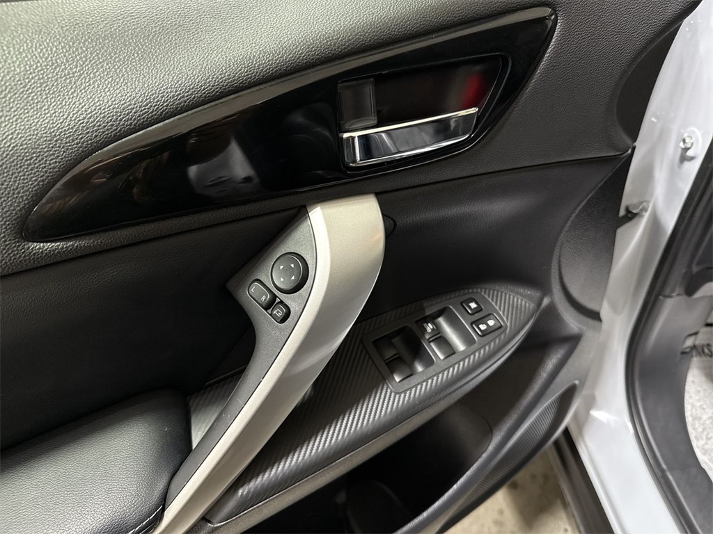 Vehicle image 28 of 29