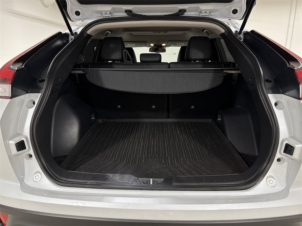 Vehicle image 12 of 29