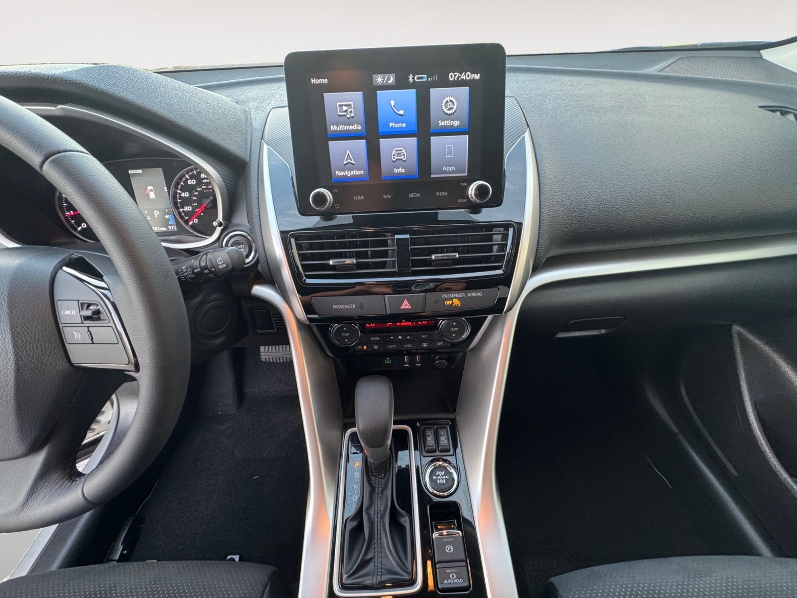 Vehicle image 14 of 40
