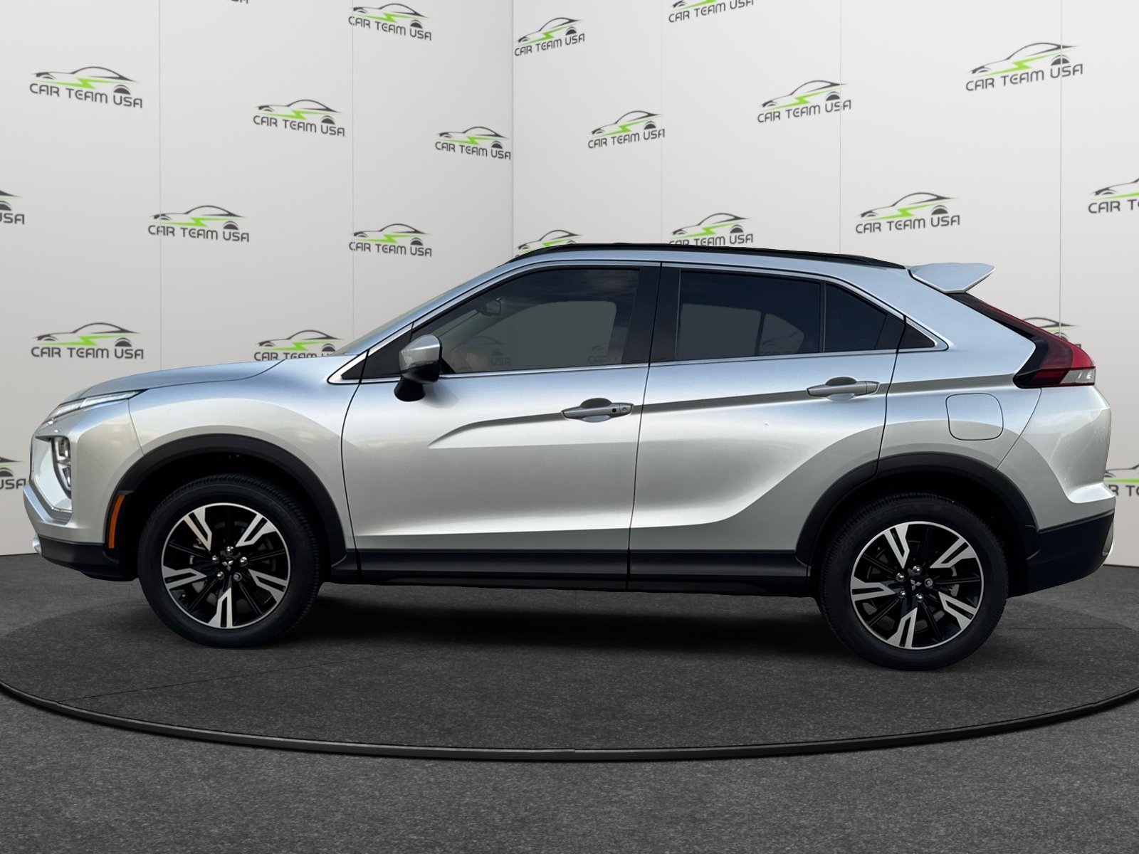 Vehicle image 8 of 40