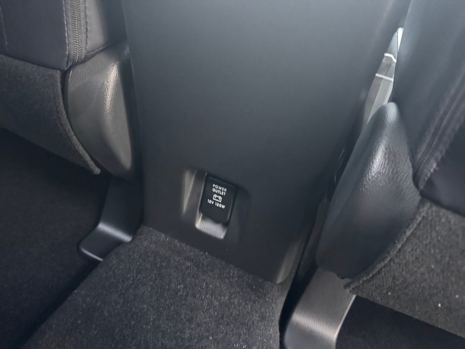 Vehicle image 19 of 40