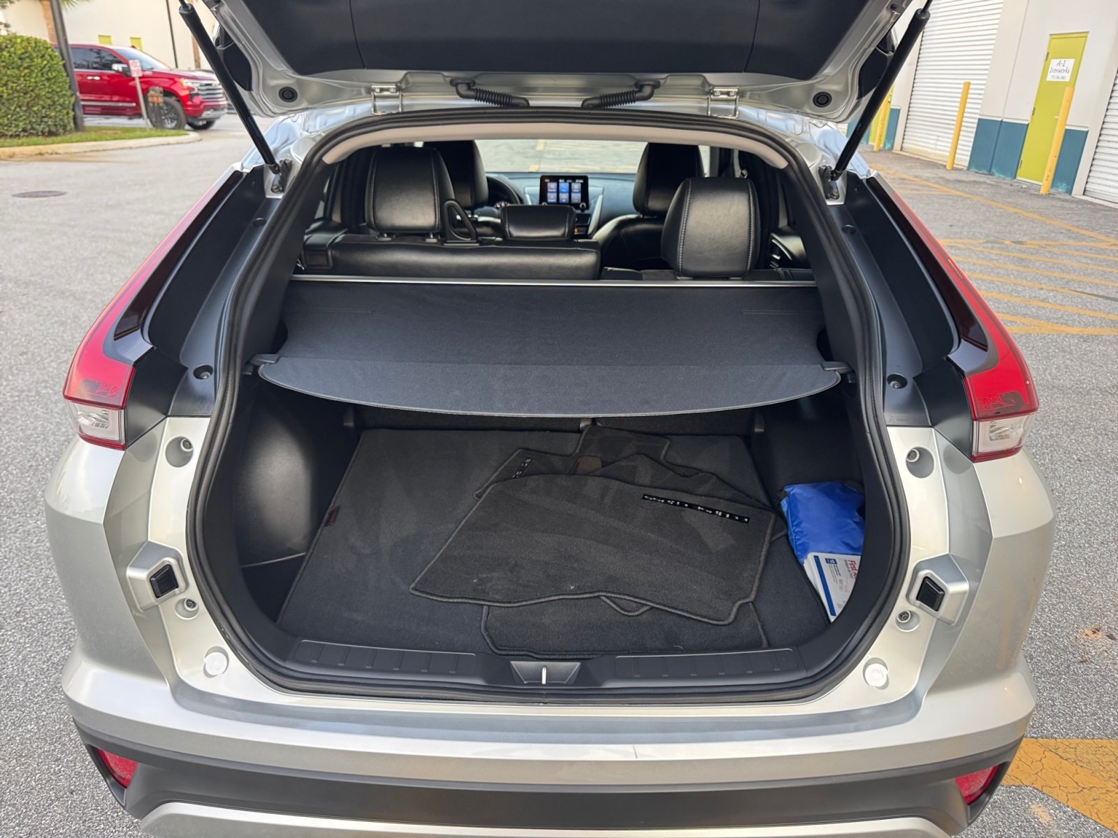Vehicle image 18 of 40