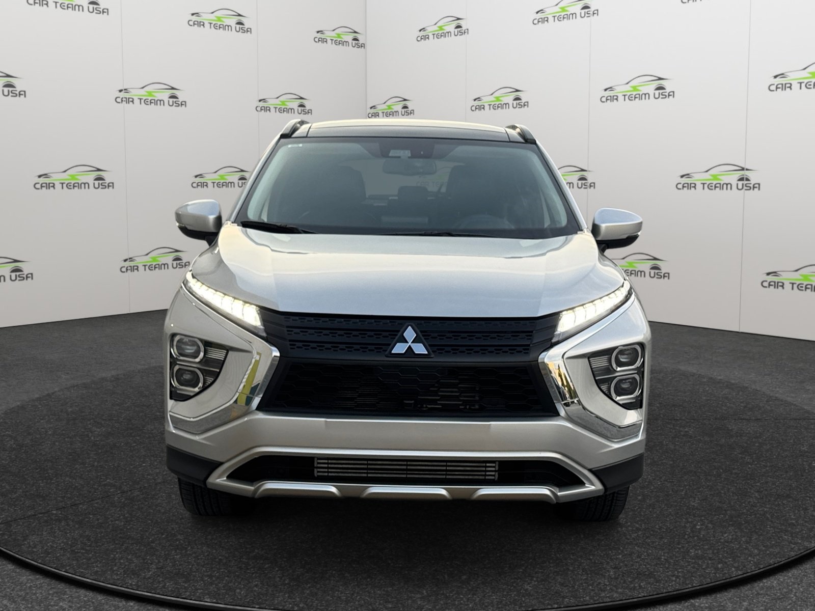 Vehicle image 2 of 40