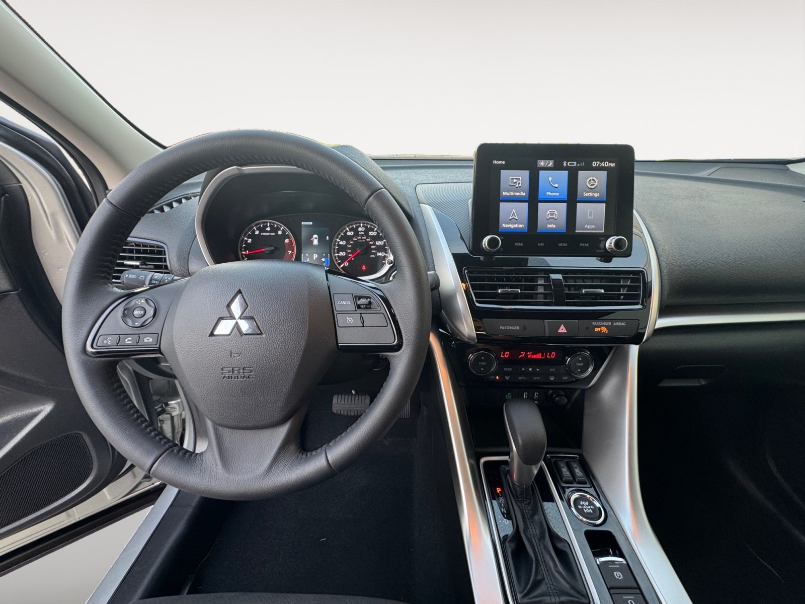 Vehicle image 10 of 40