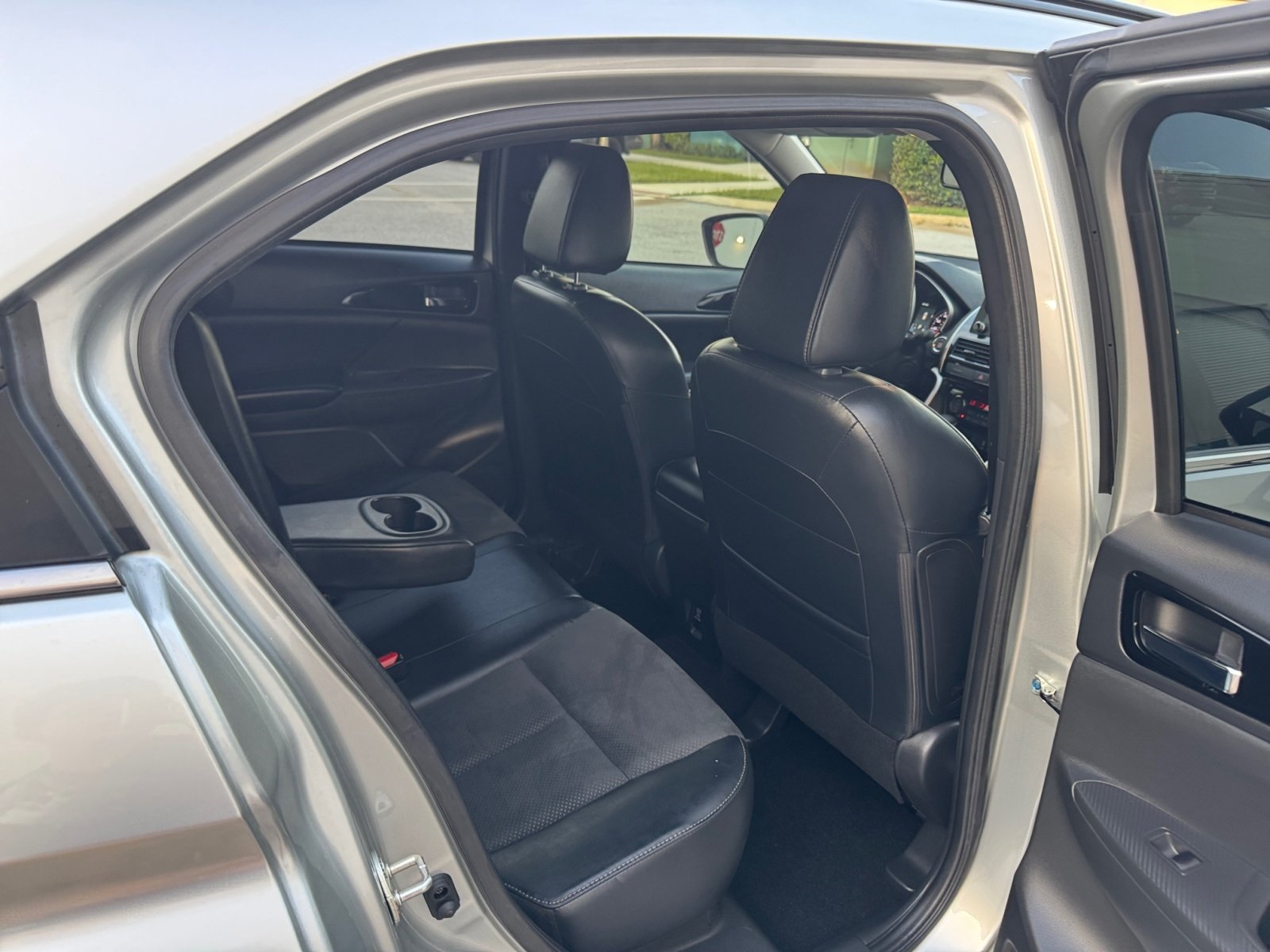Vehicle image 21 of 40