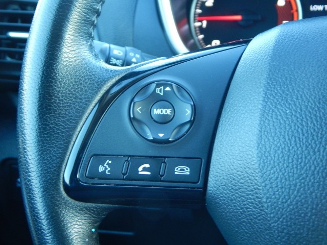Vehicle image 29 of 32