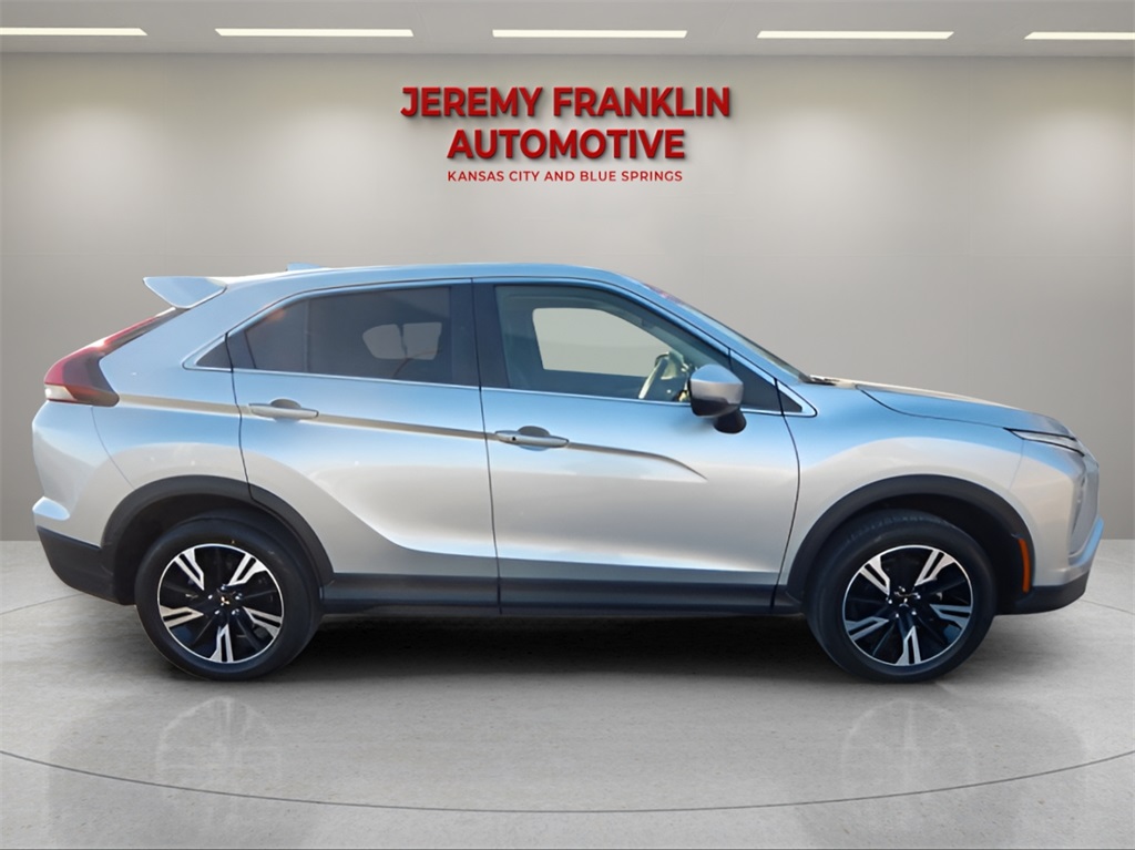 Vehicle image 4 of 32