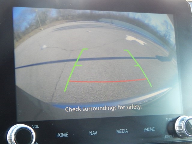 Vehicle image 22 of 32