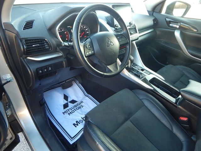 Vehicle image 28 of 32