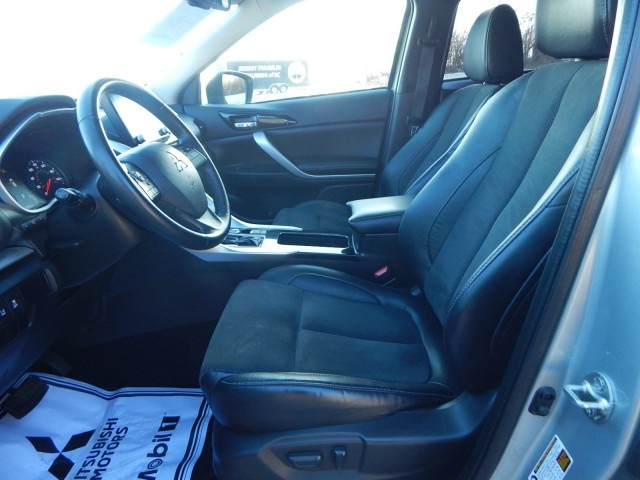 Vehicle image 14 of 32