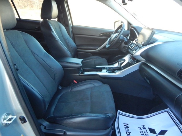 Vehicle image 13 of 32