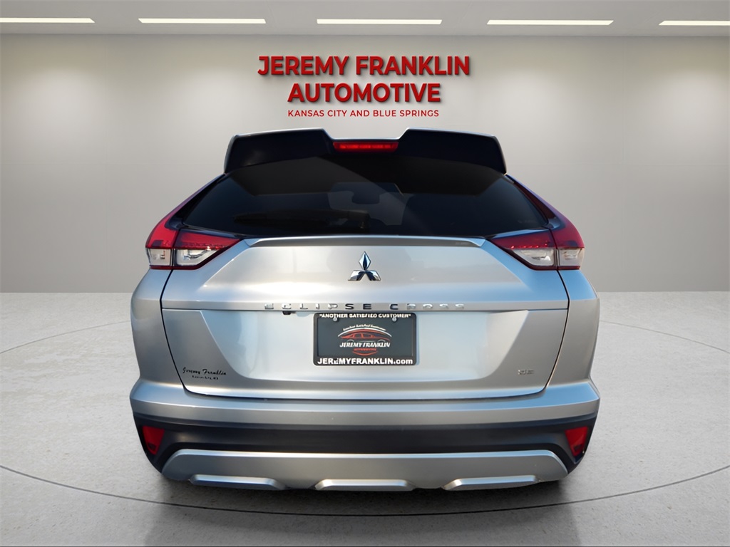 Vehicle image 7 of 32