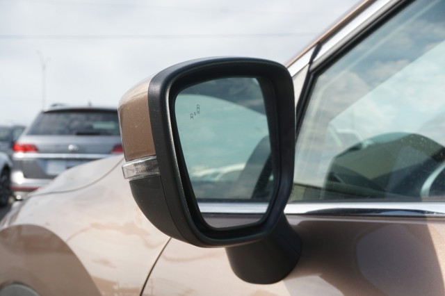 Vehicle image 11 of 33