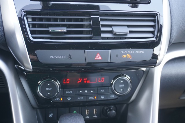 Vehicle image 23 of 33