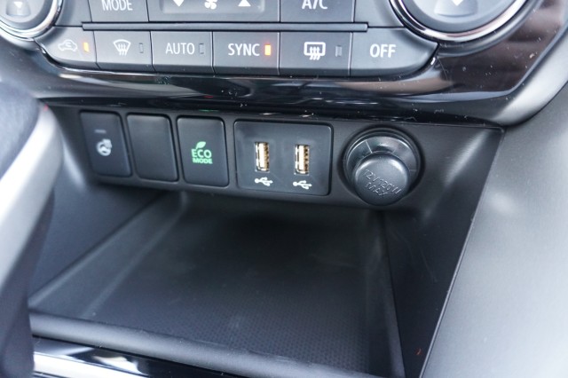 Vehicle image 24 of 33