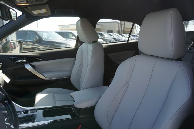 Vehicle image 15 of 33