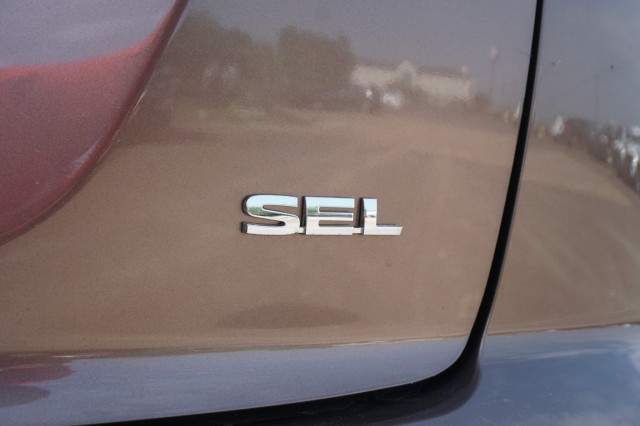 Vehicle image 8 of 33