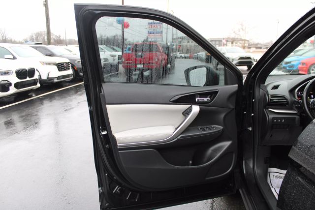 Vehicle image 8 of 43