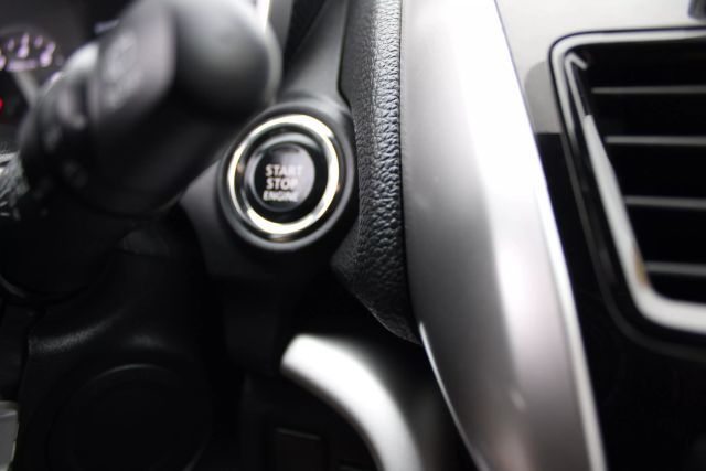 Vehicle image 21 of 43