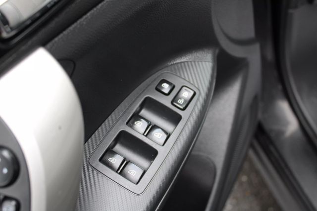Vehicle image 10 of 43