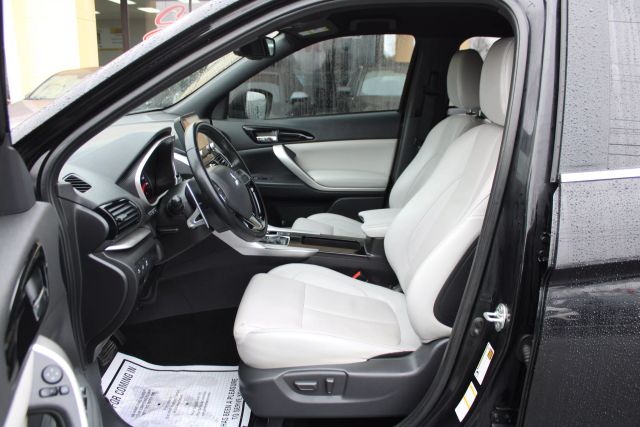 Vehicle image 11 of 43