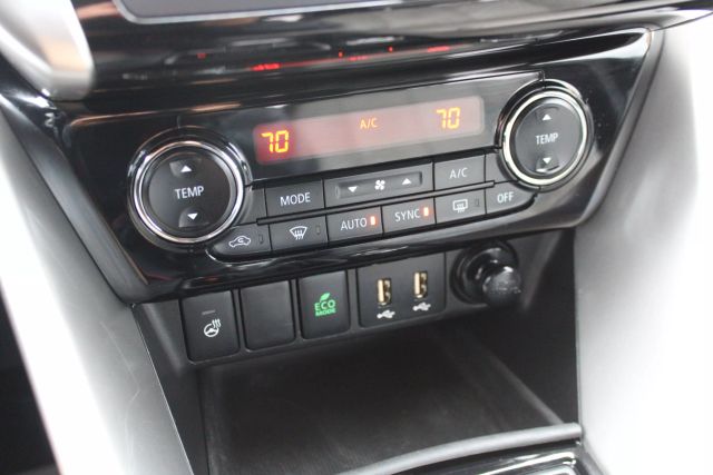 Vehicle image 22 of 43