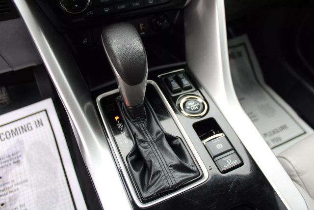 Vehicle image 19 of 43