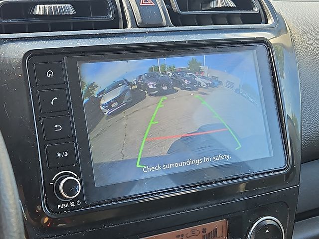 Vehicle image 17 of 31