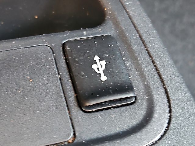 Vehicle image 23 of 31