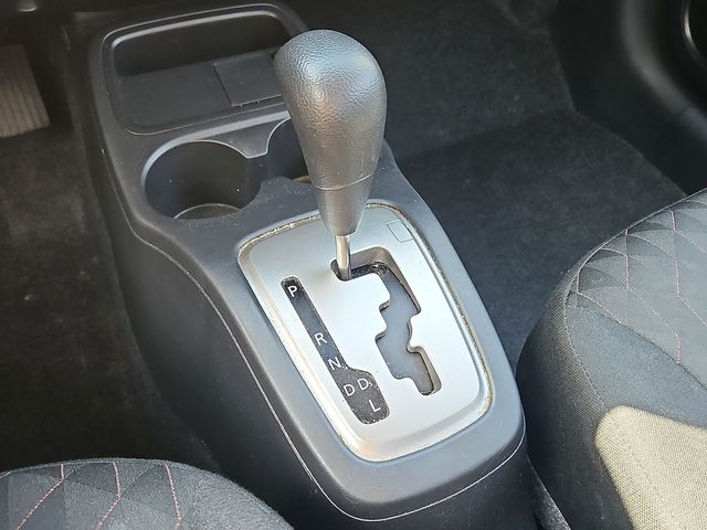 Vehicle image 14 of 31