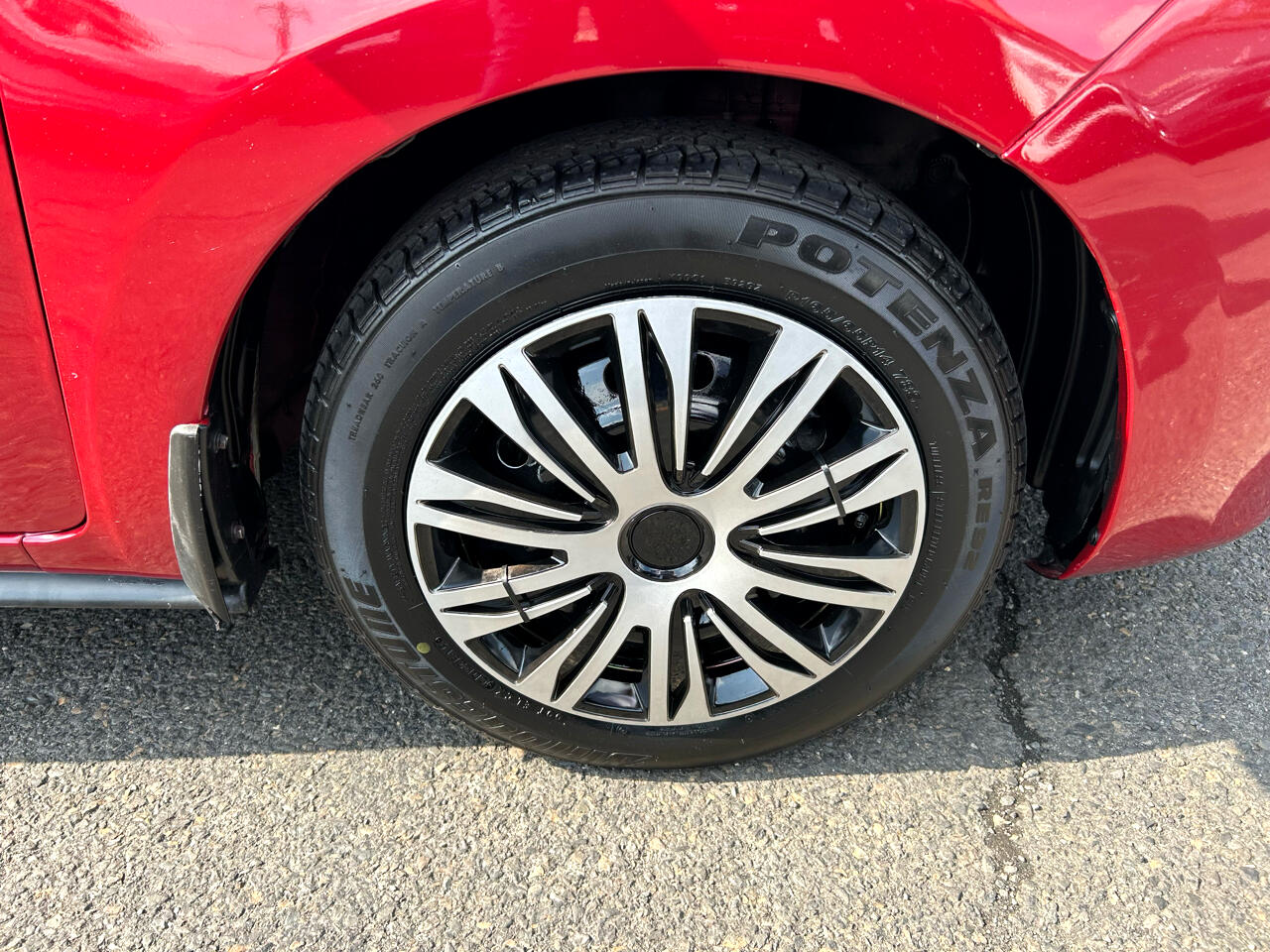 Vehicle image 11 of 32
