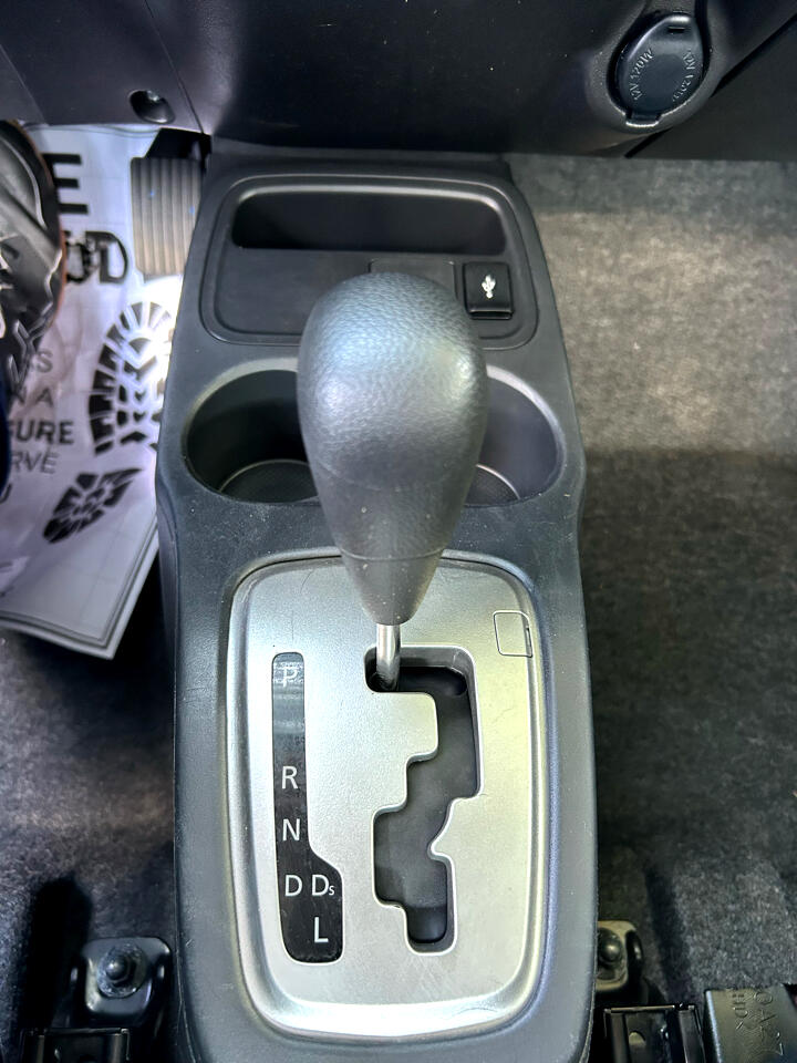 Vehicle image 25 of 32