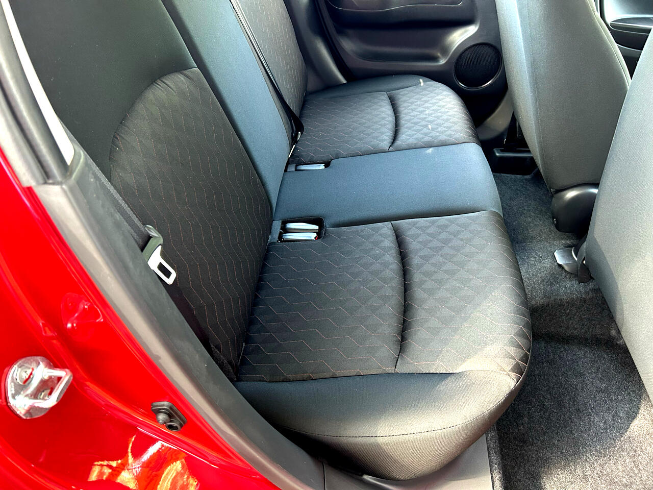 Vehicle image 15 of 32