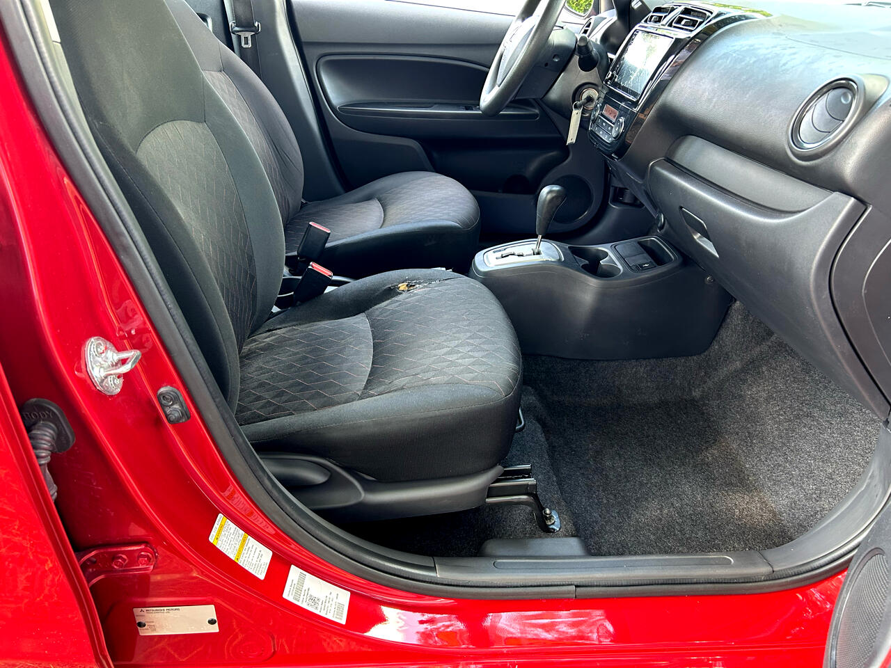 Vehicle image 14 of 32