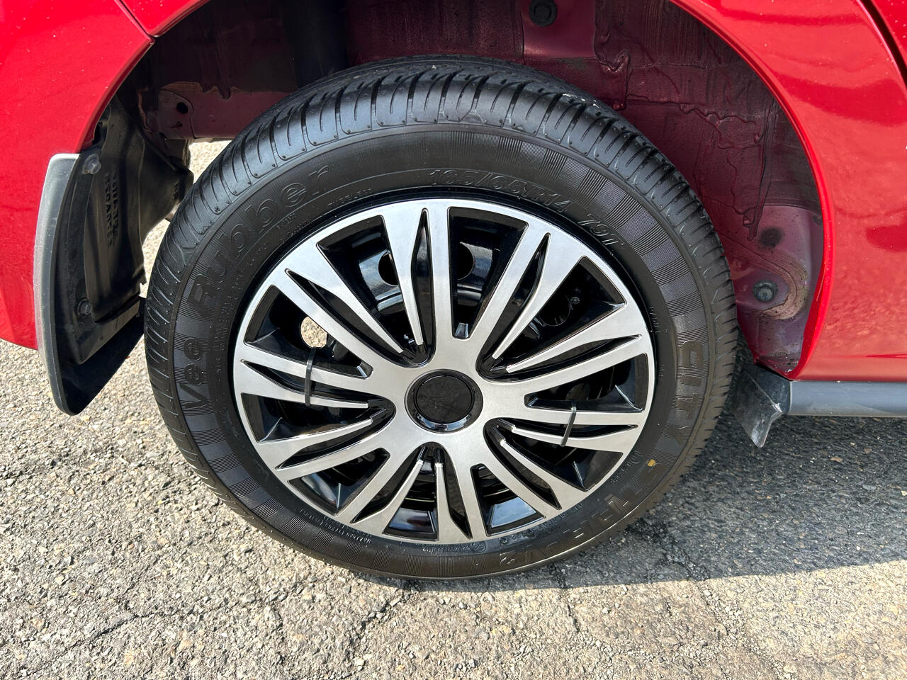 Vehicle image 12 of 32